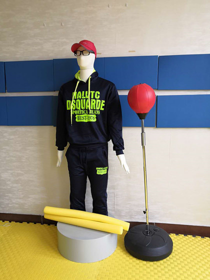 心理舒缓室宣泄人_副本.jpg 心理舒缓室宣泄人_副本.jpg