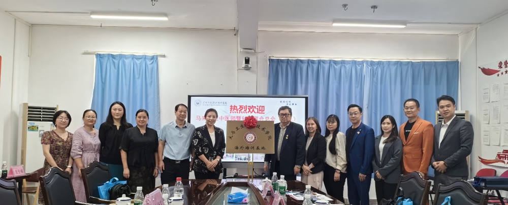 一群人站在台上

AI 生成的内容可能不正确。